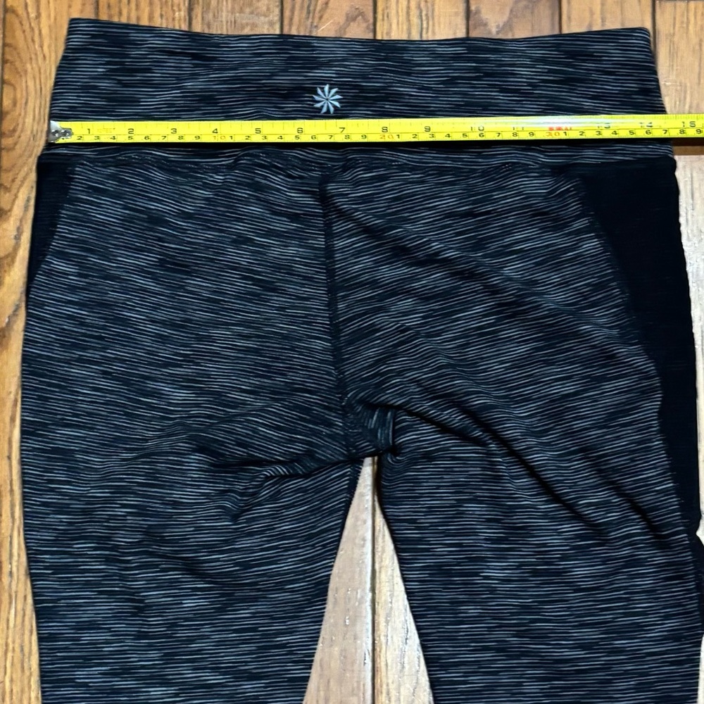 EUC Athleta Leggings Cropped, Black/Gray Stripes,Mesh &Strap Detail,Women’s M/8 - Picture 8 of 10